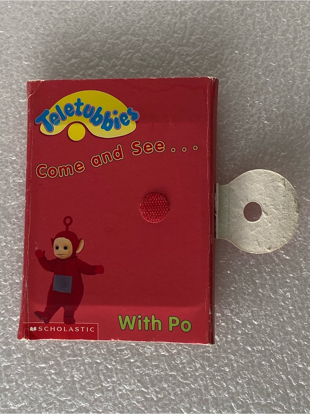 Teletubbies Po's Book of Red Come and See...With Po - Scholastic 1999 Board Book